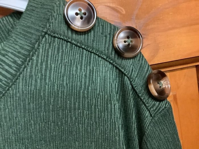 Top long line fine knit size Medium