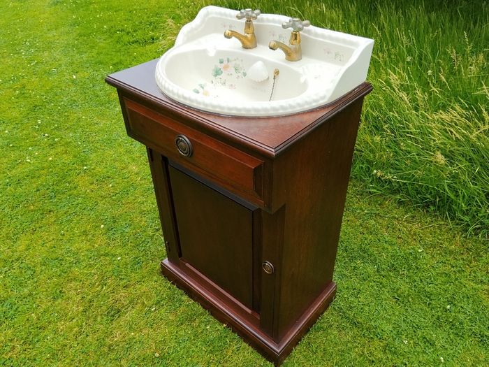 Heritage Vanity Unit and Sink