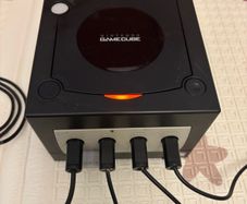 Nintendo GameCube Console + Official Memory Card, 4 Controllers & 2 Games