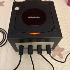 Nintendo GameCube Console + Official Memory Card, 4 Controllers & 2 Games