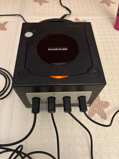 Nintendo GameCube Console + Official Memory Card, 4 Controllers & 2 Games
