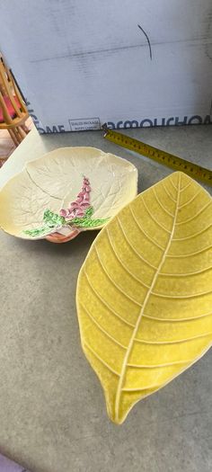 2 Different Itmes-1- Lovely Carlton Ware Foxglove Dish - Made In England - 8 1/2 Inchwide 25.00euro- 2-sylvac Pottery 29 Cm Long Yellow Leaf Plate No. 1904 8 Made In England 25.00 Euro.