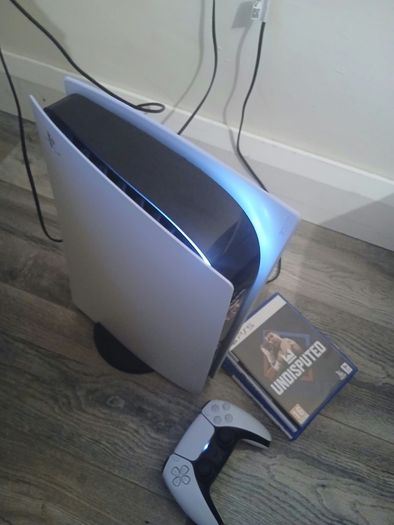 PS5 Disc Edition+ 3 games