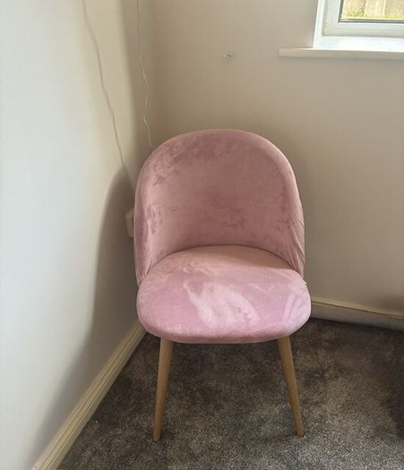 Chairs (x 2)