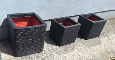 Five plant pots