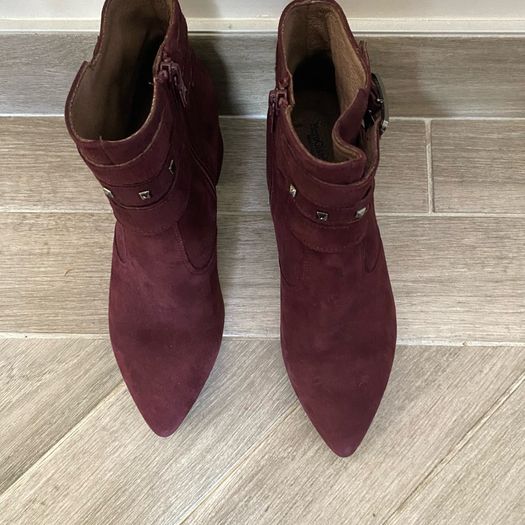 NeroGiardini Burgundy Real Suede Ankle Boots - EU 38 (Like New)