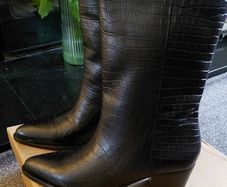 Mid high boots