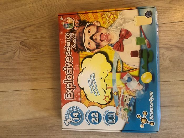 Explosive Science STEM Set for children age 8+