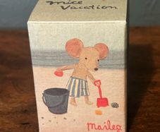 Maileg Mouse Beach Set: Shovel, Bucket and Shells