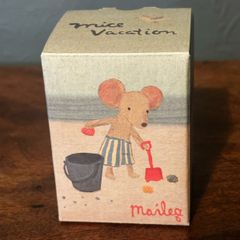 Maileg Mouse Beach Set: Shovel, Bucket and Shells