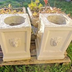 Flower urns