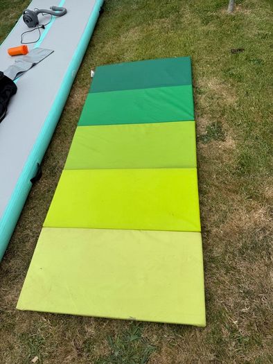 Air track mat