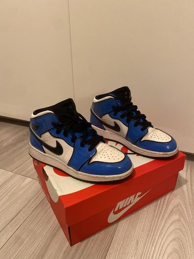 Jordans Signals Blue