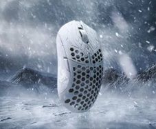 Finalmouse UltralightX Frostlord medium