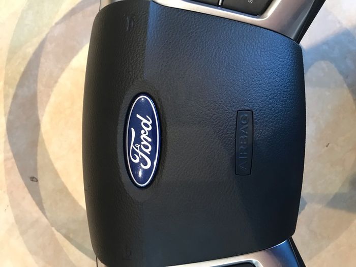 Ford Steering wheel and Airbag