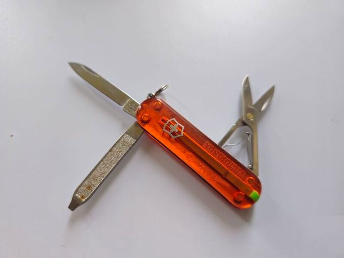 Vintage Compaq Quartz Watch with Matching colours Victorinox 58mm Swiss Army Knife Combo