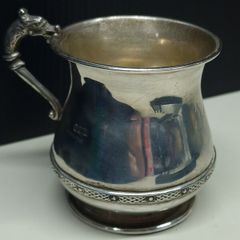 Vintage solid silver Irish cup, fully hallmarked Dublin.