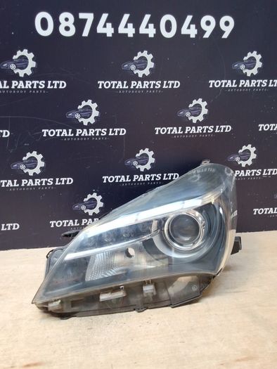 Toyota yaris 2014-17 headlight