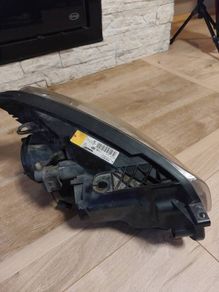 nissan qashqai head light