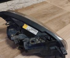 nissan qashqai head light