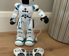 Robot-toy