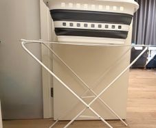 Drying rack/ clothes airer and baskets