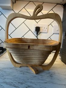 Fruit bowl and pot stand