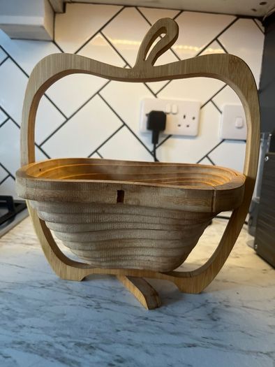 Fruit bowl and pot stand