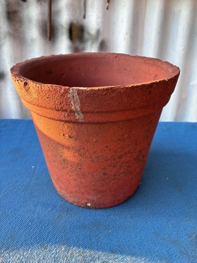 2 terracotta pots and 1 plastic hanging basket