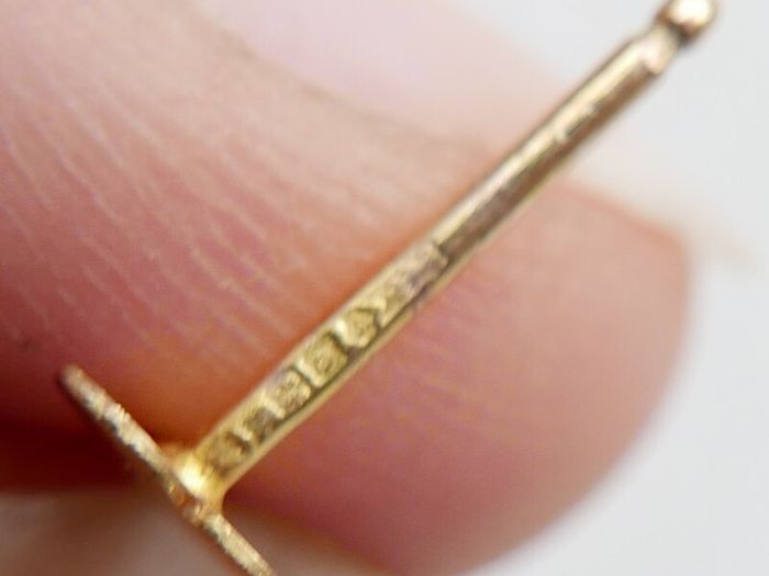 9ct Gold 375 Earrings 0,94g