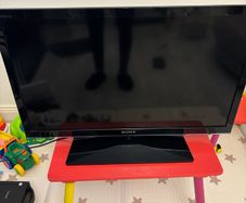 Sony Bravia Flat-Screen TV (Non-Smart - Perfect Bedroom or Retro Gaming TV)