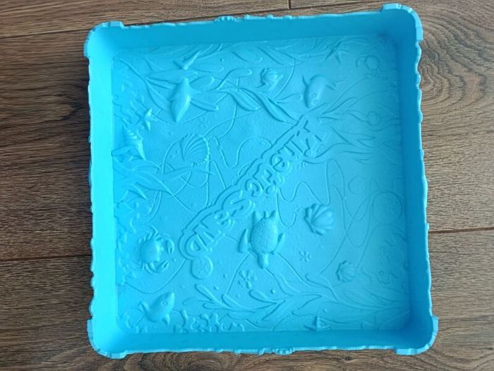 Kinetic sand tray
