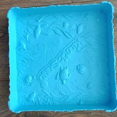 Kinetic sand tray
