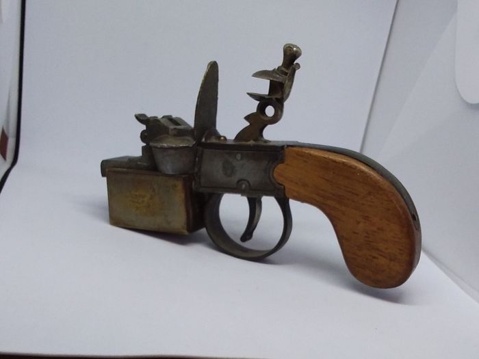 Dunhill Tinder Pistol Flintlock Vintage Desktop/Table Top Lighter