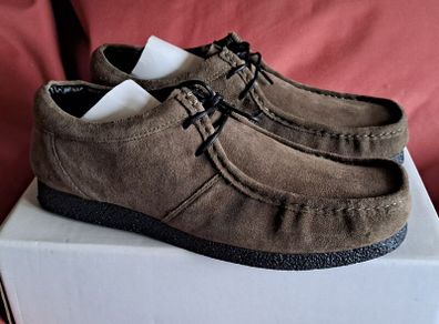 Mens Moccasins (Size 10)