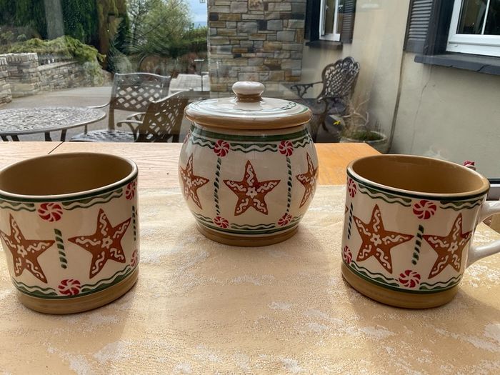 Nicholas  Mosse  Ginger star trio . Storage jar and two large mugs , all first quality and in perfect condition