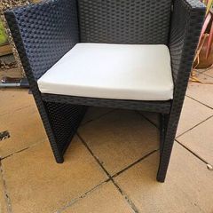 4 rattan chairs
