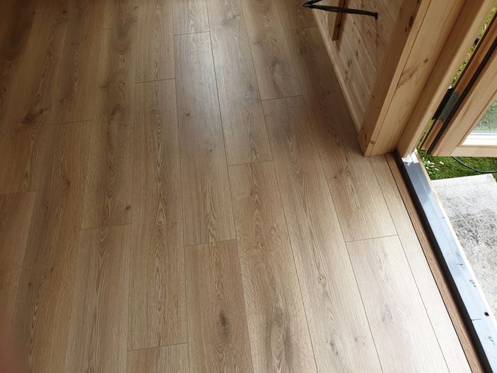 Laminate flooring service