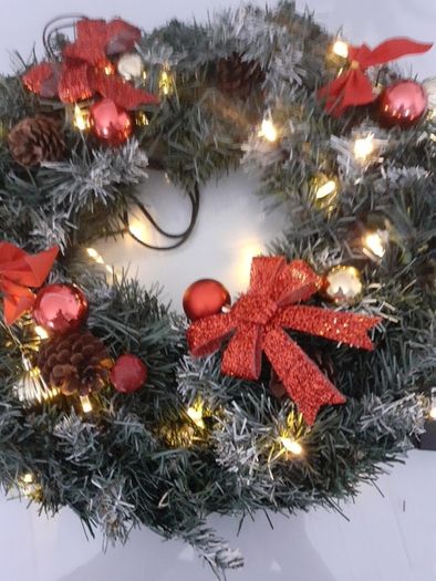 Wreath approx 50 cm .Needs new lights 10 euro