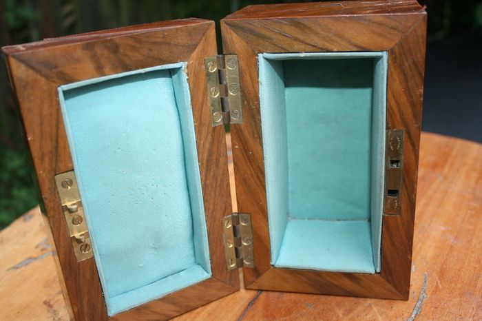 Vintage Wooden Jewelry Box 6,4" x 4" H-4"