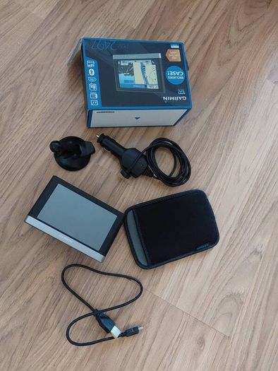 Garmin Nuvi 2497 with Lifetime Maps Inc Postage