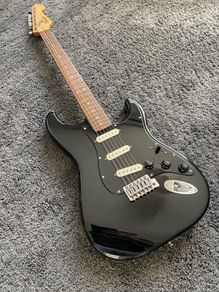 Fender SQUIRE SE Stratocaster 2007 + Extras