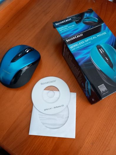 2 wireless optical mouses & portable cassette converter