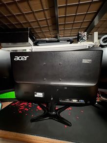 2 Acer monitors