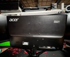 2 Acer monitors