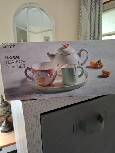 Tea set BNIB