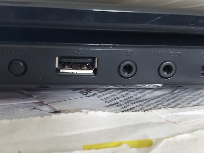 5 Portable DVD Players, all working, but no charges for them, all in very good condition