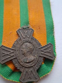 Netherlands: Commemorative War Cross 1940-1945, on original ribbon mount