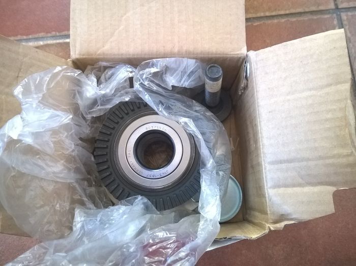 Wheel Hub Bearing Kit Rear Axle Suitable for AUDI A4 B6 B7    SEAT EXEO