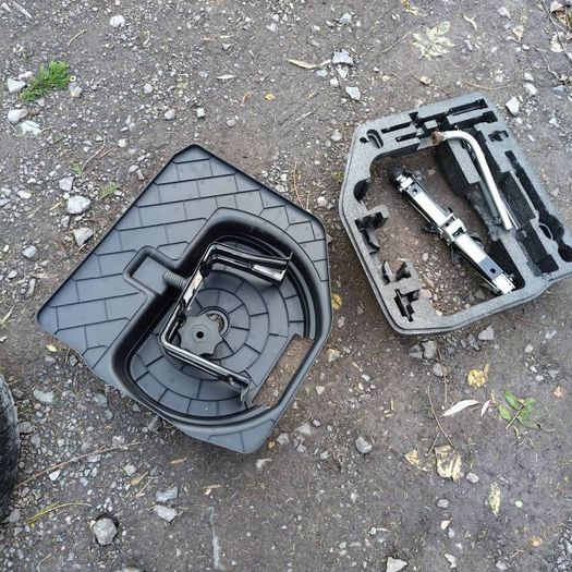 Audi A4 B8 19" spare wheel